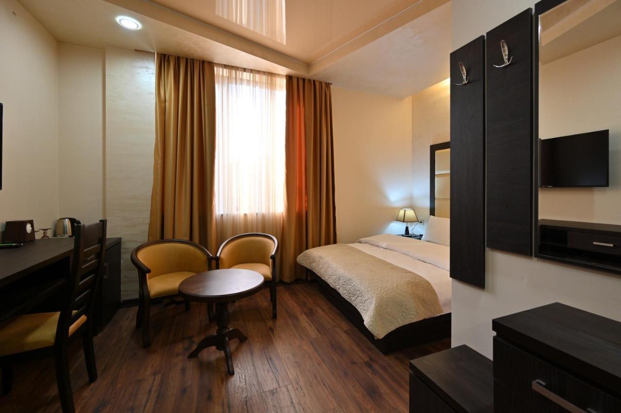 Hotel Partiez Yerevan Exterior foto