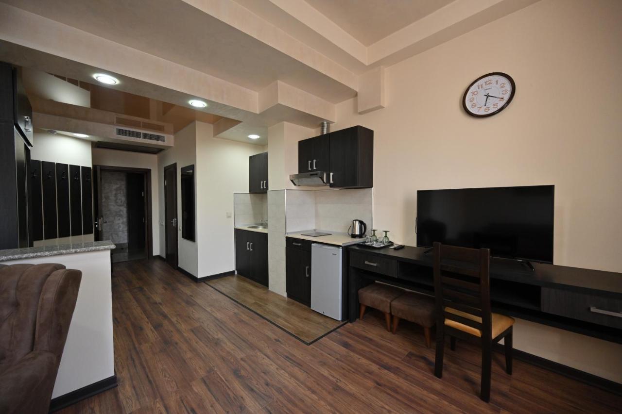 Hotel Partiez Yerevan Exterior foto
