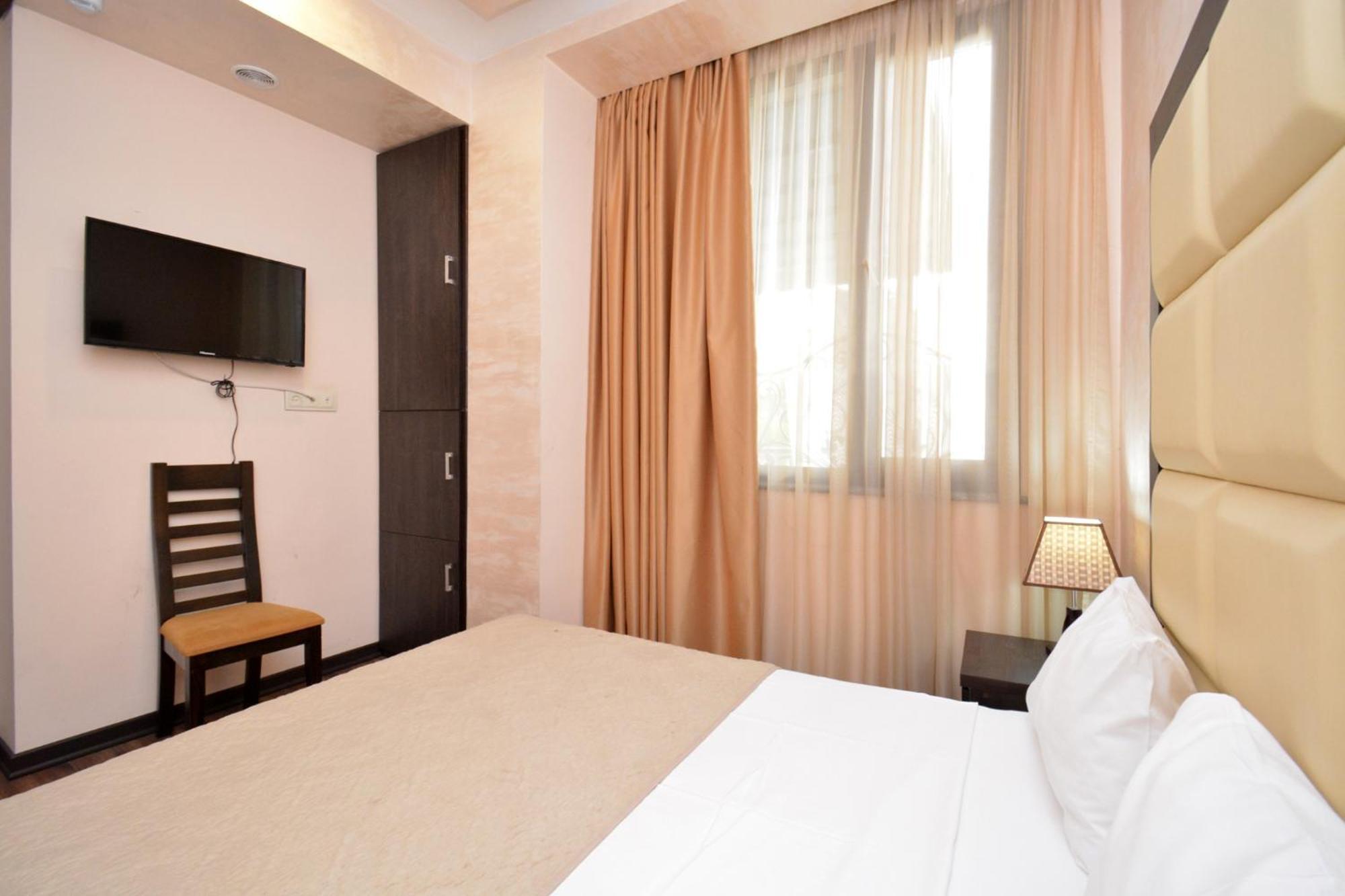 Hotel Partiez Yerevan Exterior foto