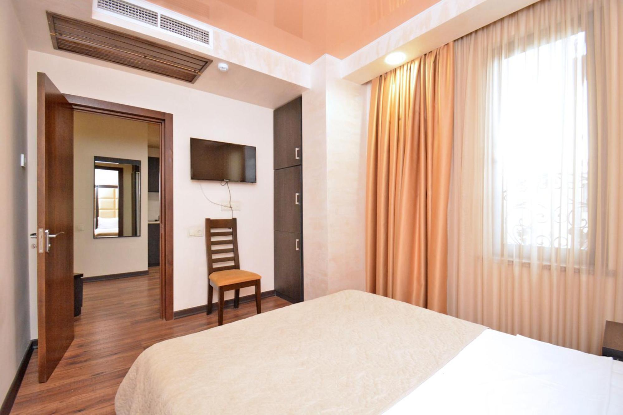 Hotel Partiez Yerevan Exterior foto