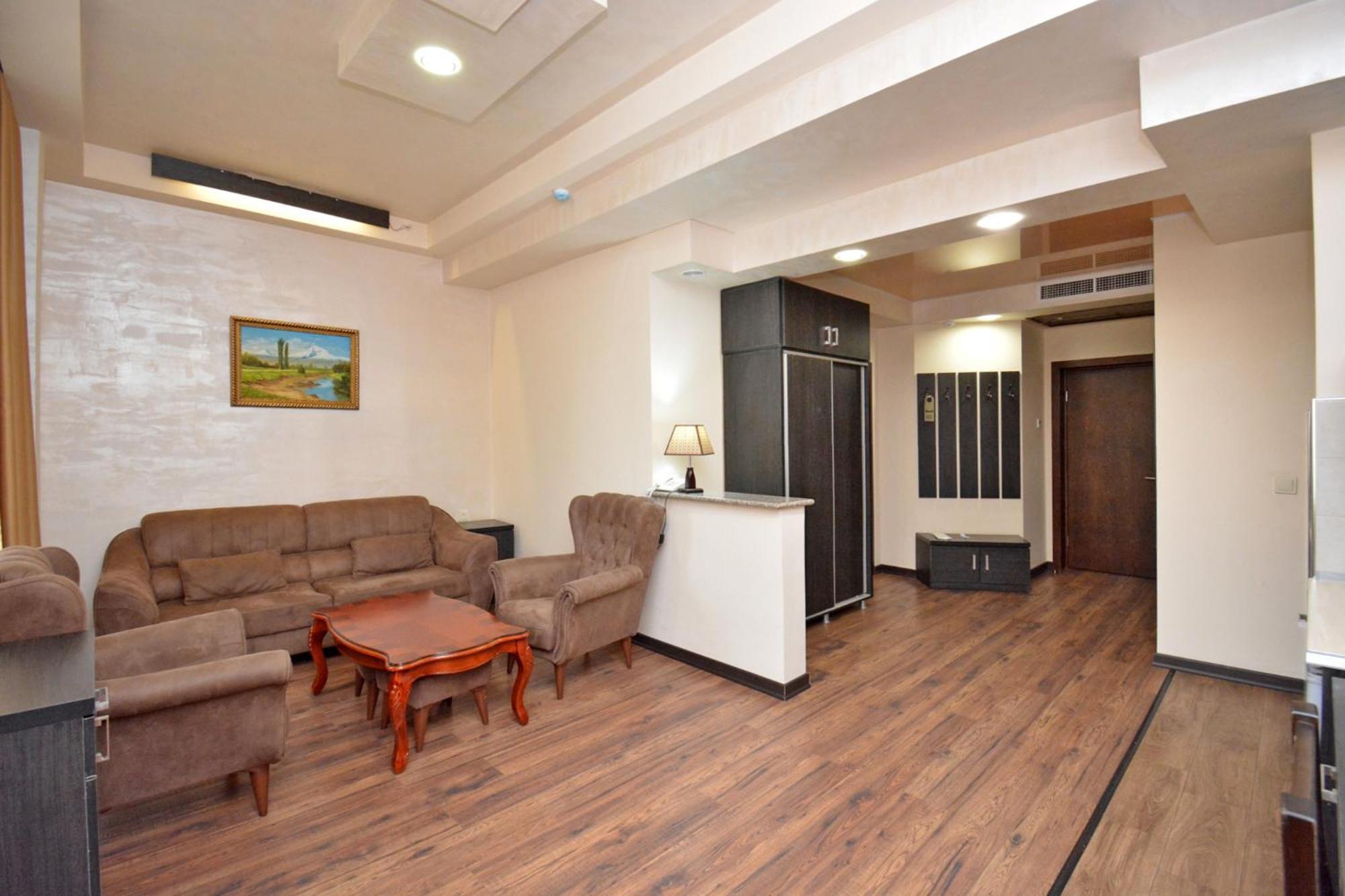 Hotel Partiez Yerevan Exterior foto