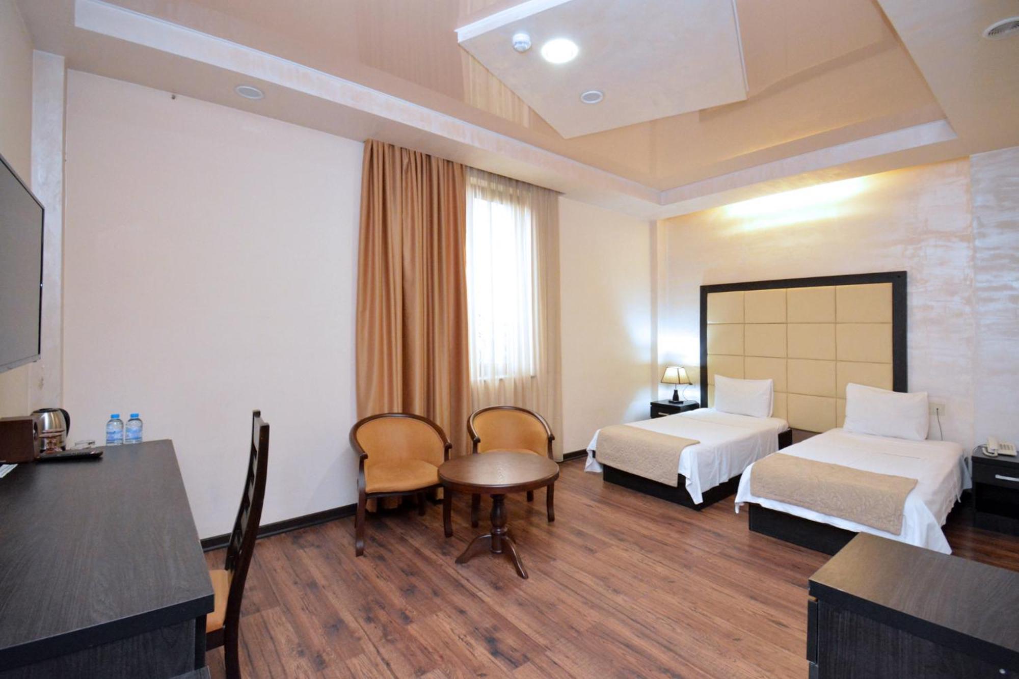 Hotel Partiez Yerevan Exterior foto