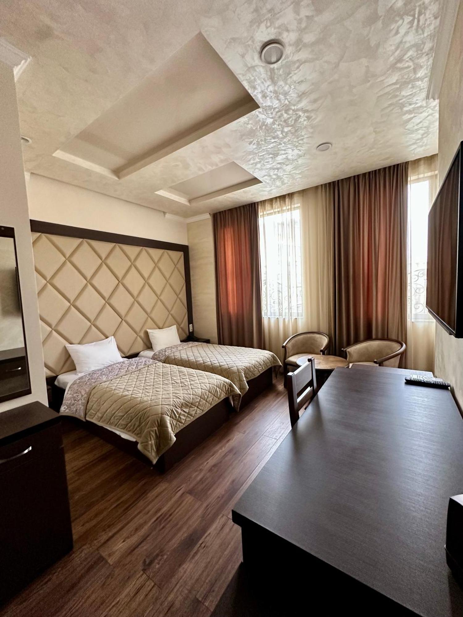 Hotel Partiez Yerevan Exterior foto